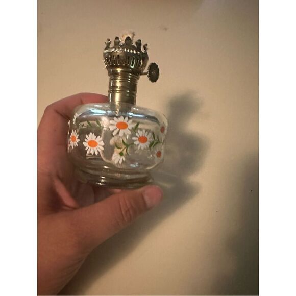 Vintage New Glass Daisy Print Kerosene Lamp Base Only 4.5” Never Used - Picture 4 of 11